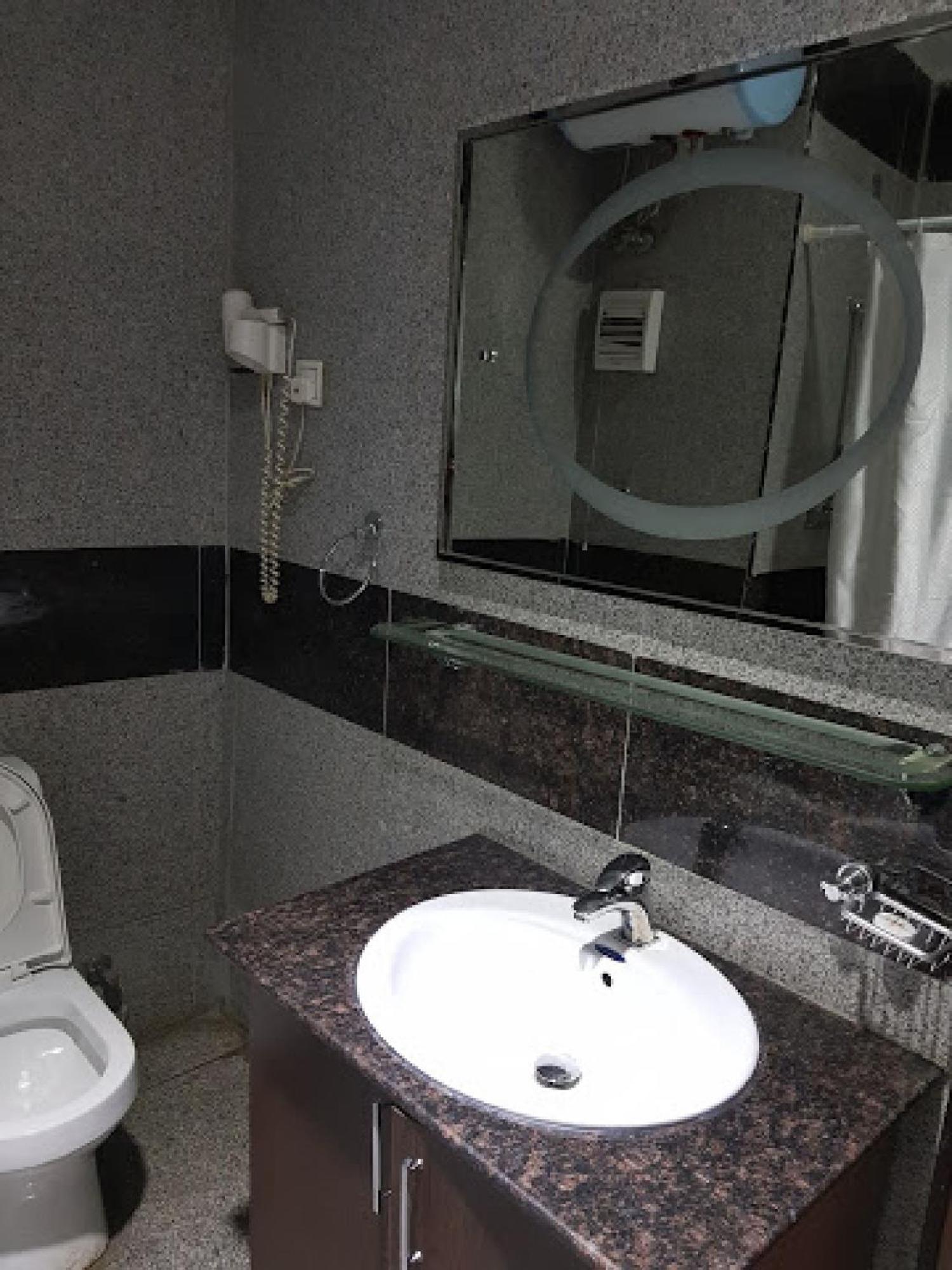Room In Bb - Immaculate Royal International Hotel Owerri Εξωτερικό φωτογραφία